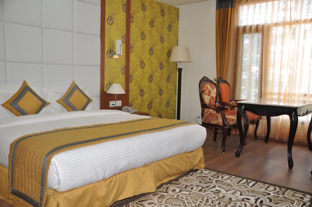 Hotel Southgate Shimla Eksteriør billede